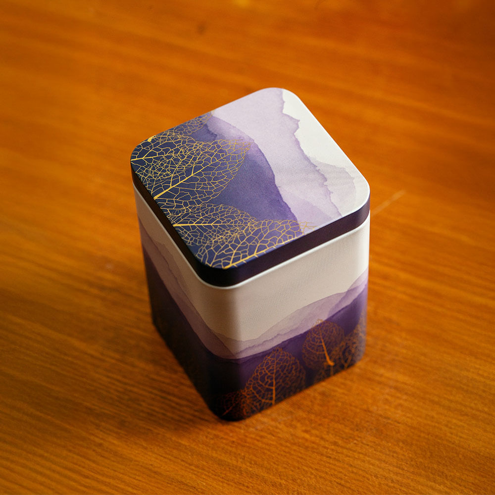 Lata-Folhas-Douradas-Roxa-2